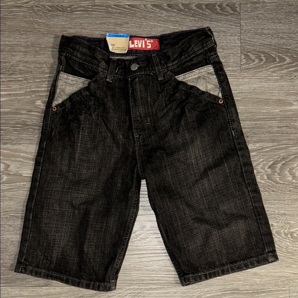 🆕Levi's Charcoal Denim Shorts (NWT)